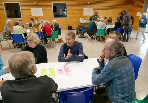 Réunion Publique du Collectif Citoyen de Cadenet, le 04 octobre 2025. Photo : CCC